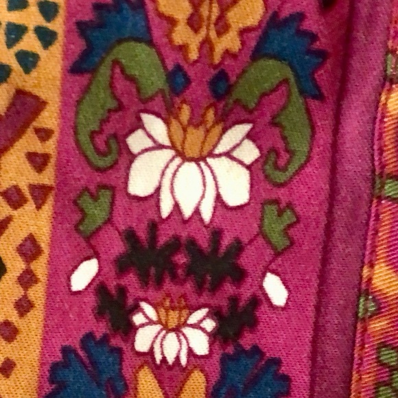 Magnolia Grace Small V Neck Preppy Sleeveless Button Detail Tank Top Mult Color - Picture 7 of 8